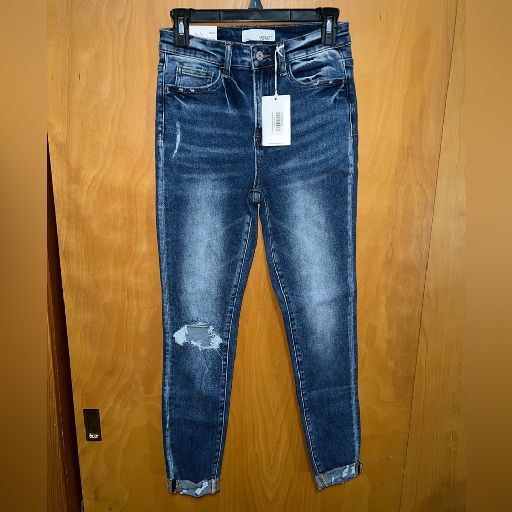 NWT! Vervet distressed jeans sz 3/26